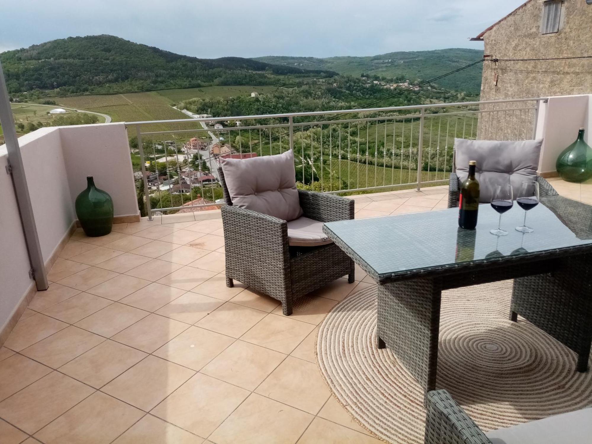 Studio Apartman Bel Vedere Motovun Bagian luar foto